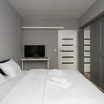 Dunikowskiego Comfy By Bookinghost 公寓 *